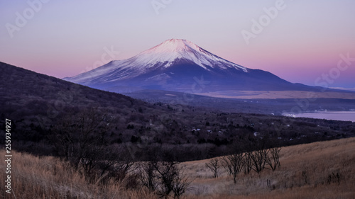 冬の富士山、日本の絶景、霊峰富士、山中湖、富士五湖