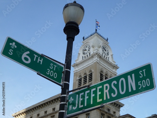 Straßenschild Louisville photo