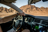 Prowadzenie samochodu, pustynny krajobraz