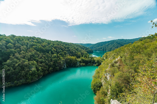 Wunderschöner See im Plitvice Nationalpark in Kroatien