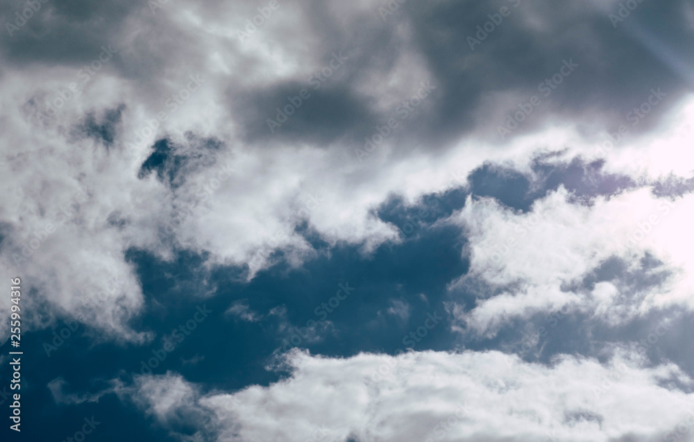 Obraz premium Blue sky with white clouds 