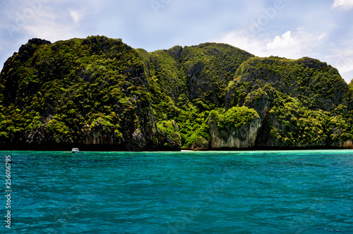Tropical island in thailand © Meowcher24