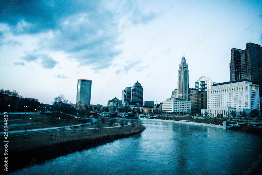Obraz premium Simple photo of Columbus, Ohio downtown - image