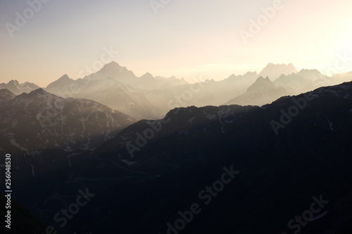 Sonnenuntergang in den Schweizer Alpen