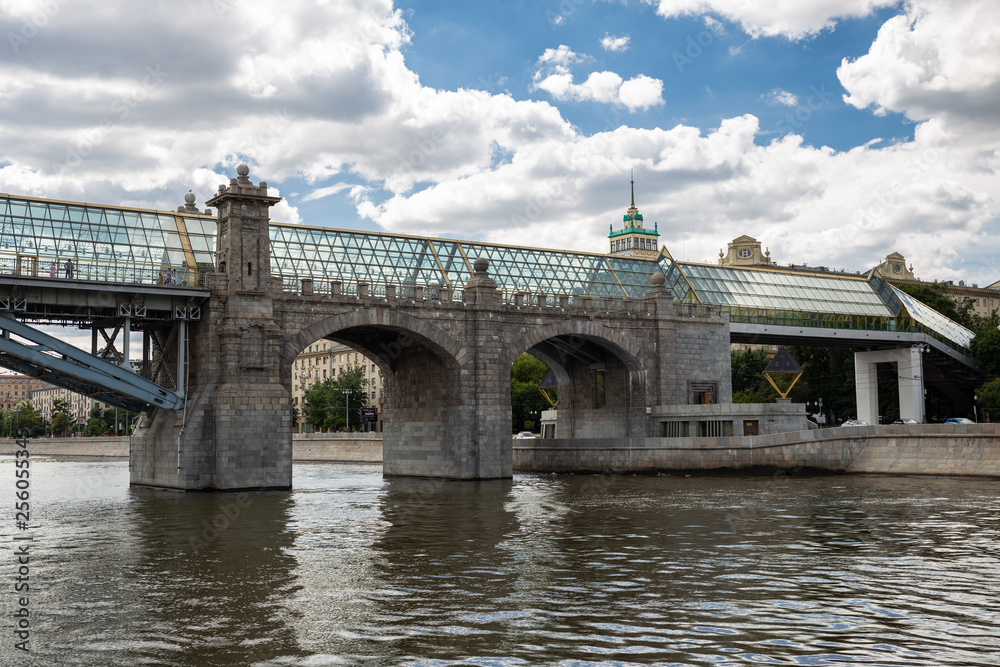 Naklejka premium Pushkinsky (Andreyevsky) Bridge for pedestrians in Moscow
