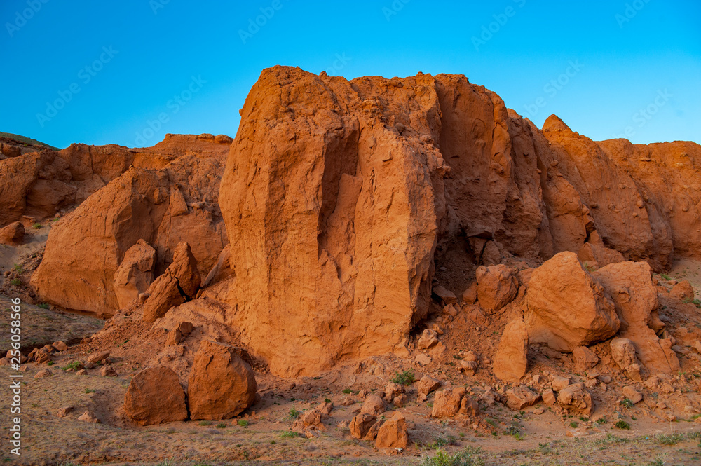 Felsformation in der Wüste Gobi, Mongolei