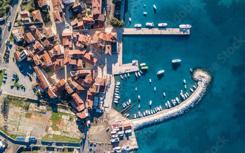 Foto Aerial shot of the town of Fazana, Croatia