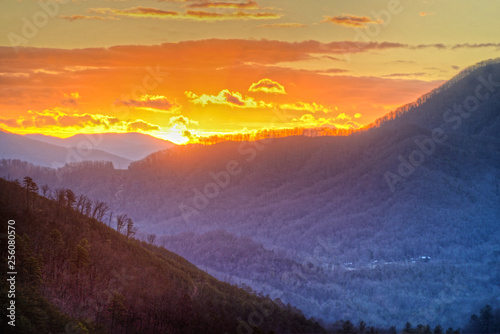 Fototapeta Naklejka Na Ścianę i Meble -  Sunset over the mountain in the Smoky Mountains.