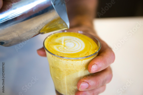 Making tumeric latte