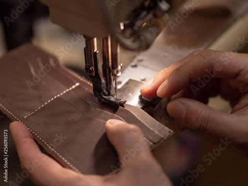 電動ミシン 職人 作業 ハンドメイド 行程 手作業