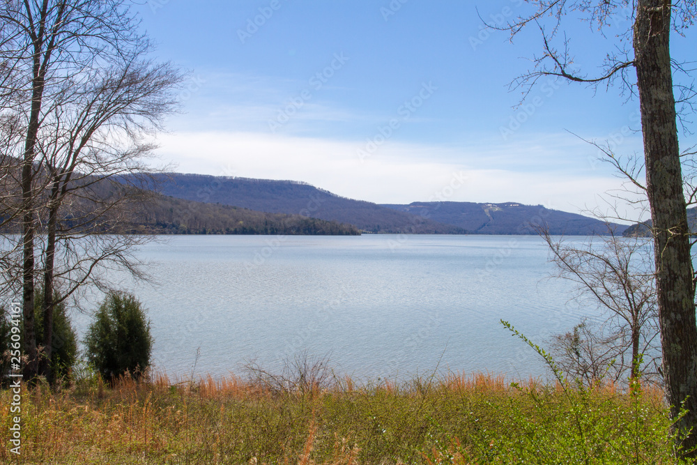 Lake n Mountains Lake n Mountains