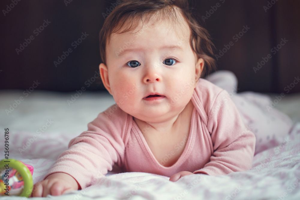 slutpunkt Træ meget Closeup portrait of cute adorable Asian mixed race baby girl four months  old lying on her tummy looking in camera. Natural face expression.  Childhood ethnic diversity lifestyle Stock Photo | Adobe Stock