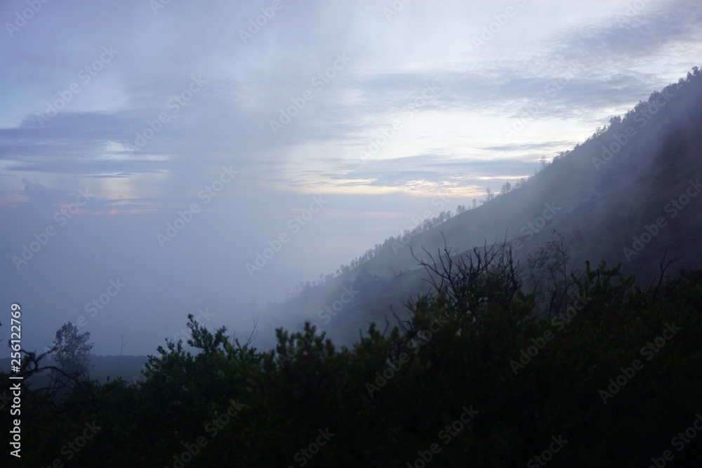 Obraz premium fog covering the landscape