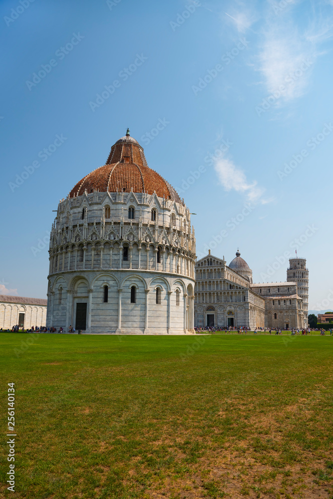  Piazza dei Miracoli, with Basilica,cathedral and famous Leaning Tower. Pisa, Italy.