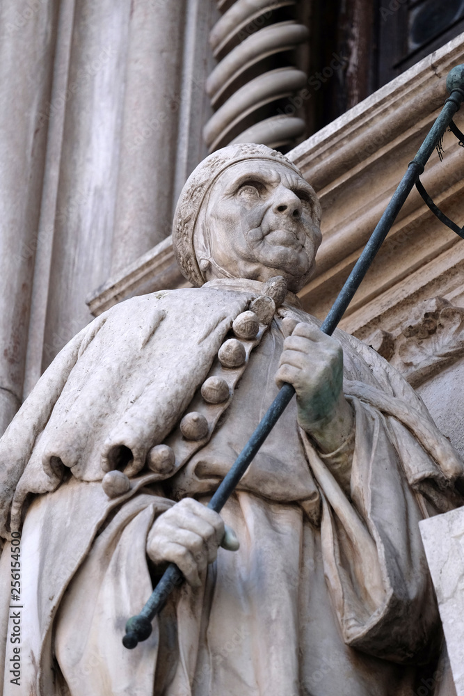 Obraz premium Detail of the Porta della Carta entrance to the Doge's Palace in Venice, Italy, depicting Doge Francesco Foscari, UNESCO World Heritage Sites 
