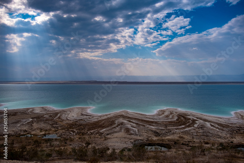 Fototapeta Naklejka Na Ścianę i Meble -  Beautiful green white salty coastline of Dead sea in Jordan
