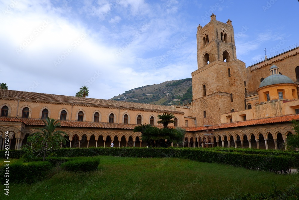 Fototapeta premium モンレアーレ大聖堂