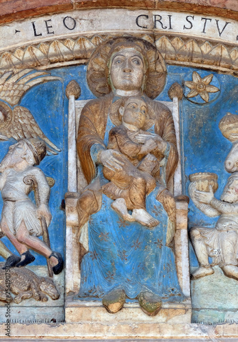 Virgin Mary with baby Jesus, Cathedral dedicated to the Blessed Virgin Mary under the designation Santa Maria Matricolare in Verona, Italy