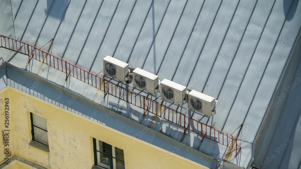 Obraz premium 9786_The_exhaust_fans_from_the_top_of_the_building.jpg