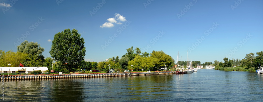 Obraz premium Seebad Ueckermünde, Stadthafen 