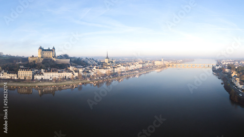 Saumur and the Loire river at sunrise © Em Campos