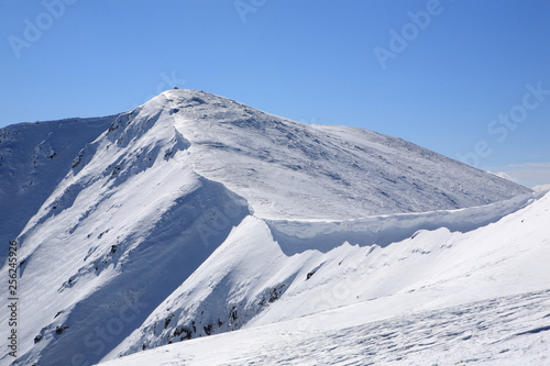 Mountain ridge in winter © Vitalfoto