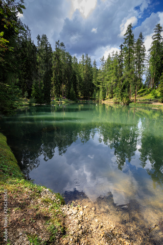 Fototapeta Naklejka Na Ścianę i Meble -  lago di Sompunt, Val Badia, Dolomiti