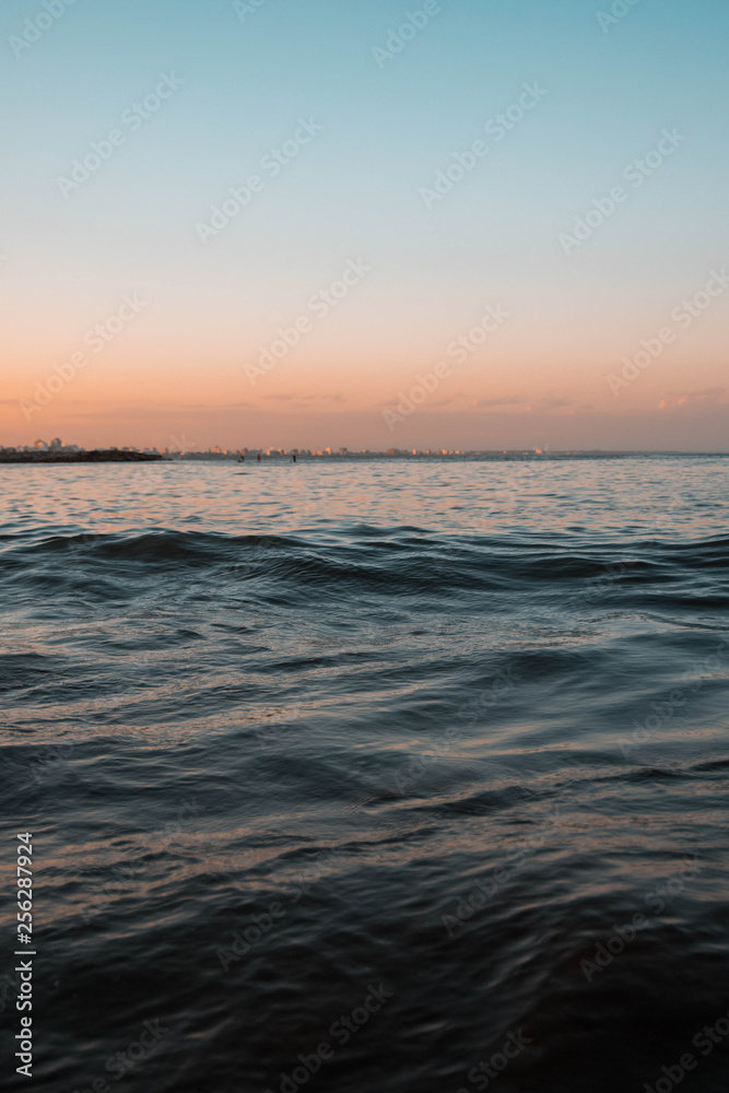 Obraz premium Atardecer en el mar