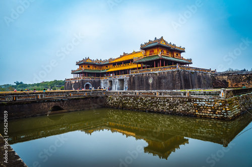 hue, vietnam, city, imperial, citadel, gate, palace, asia, architecture, ancient, old, entrance, culture, travel, asian, historical, vietnamese, heritage, royal, people, building, tourism, history, la