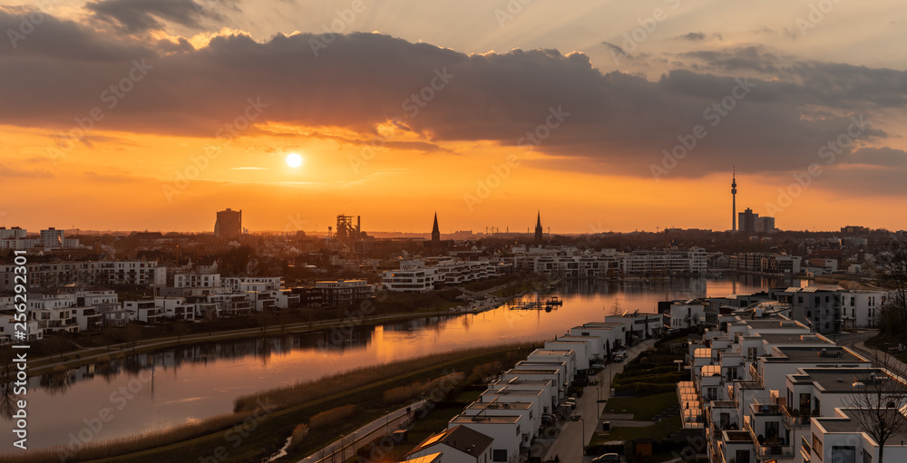 Sonnenuntergang am Phoenixsee Dortmund