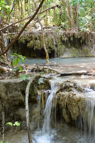 Fototapeta Naklejka Na Ścianę i Meble -  Wodospady Erawan, Tajlandia azja