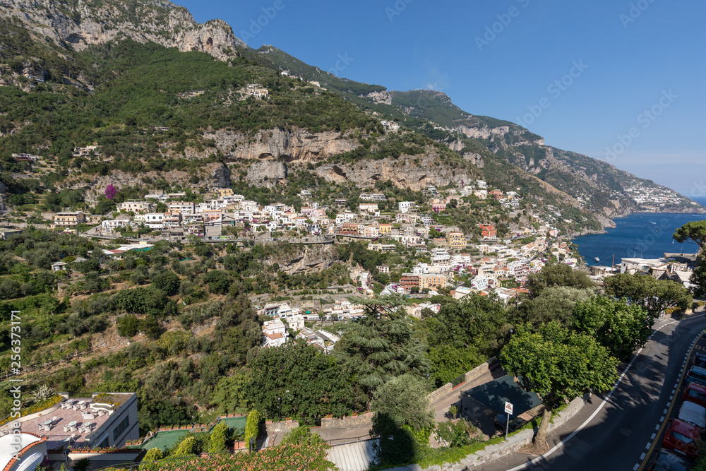 Obraz premium Small town of Positano along Amalfi coast with its many wonderful colors and terraced houses, Campania, Italy.