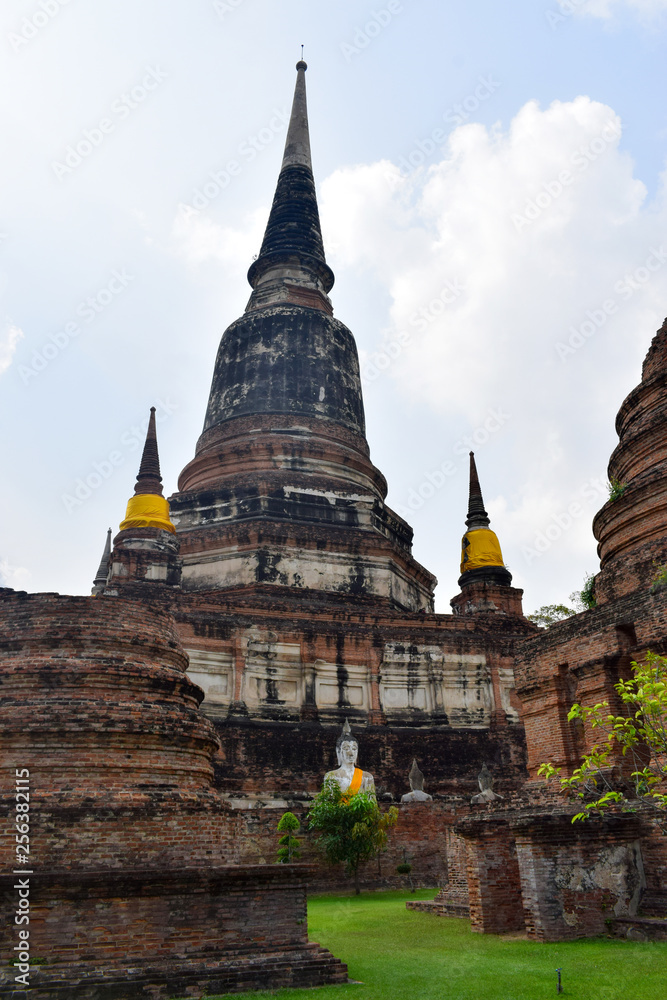 Fototapeta premium Wat Yai Chaya Mongkol , tajlandia Ayutthaya