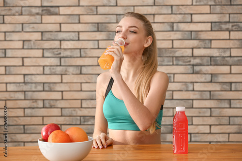 Young woman with healthy ju...