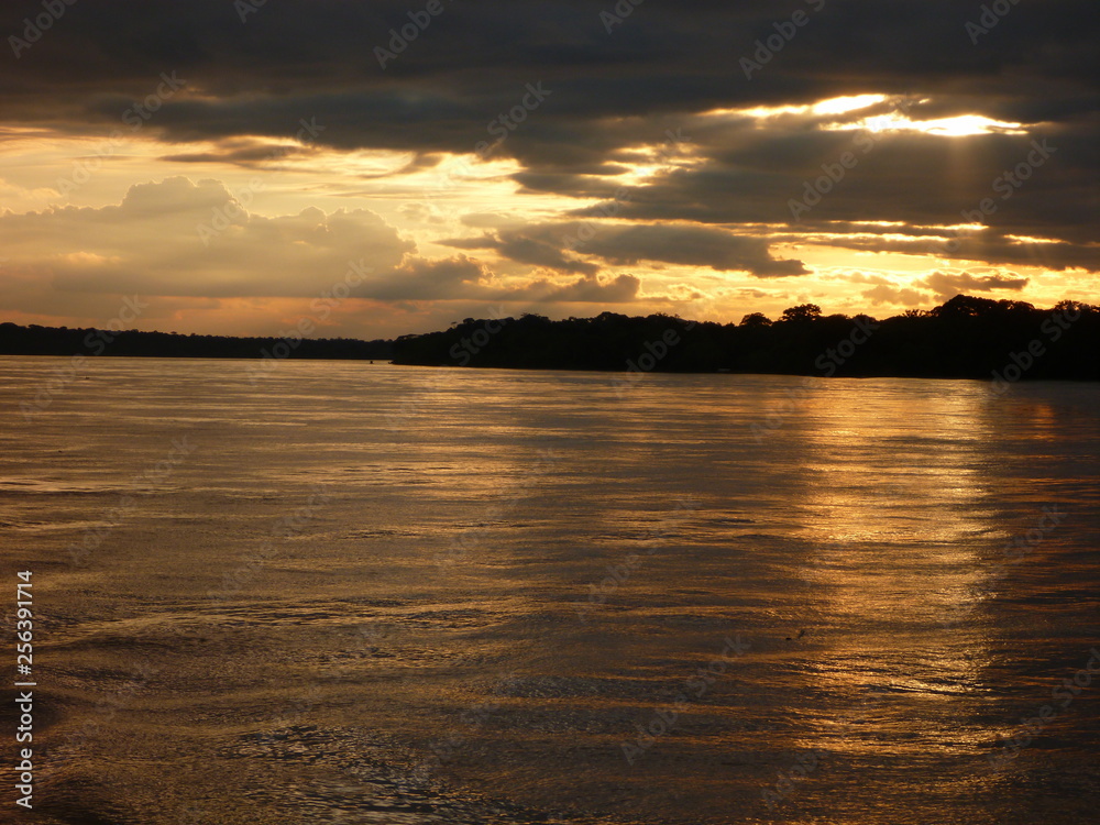 Obraz premium Sonnenuntergang am Amazonas