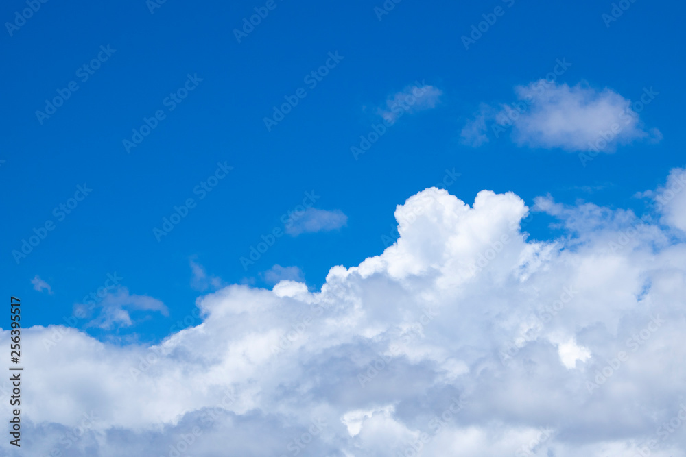 Fototapeta premium Beautiful blue sky