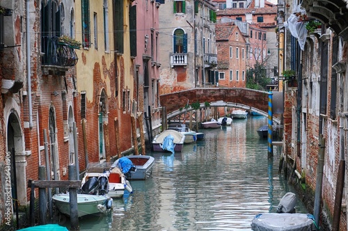 un des multiples canaux de Venise Italie