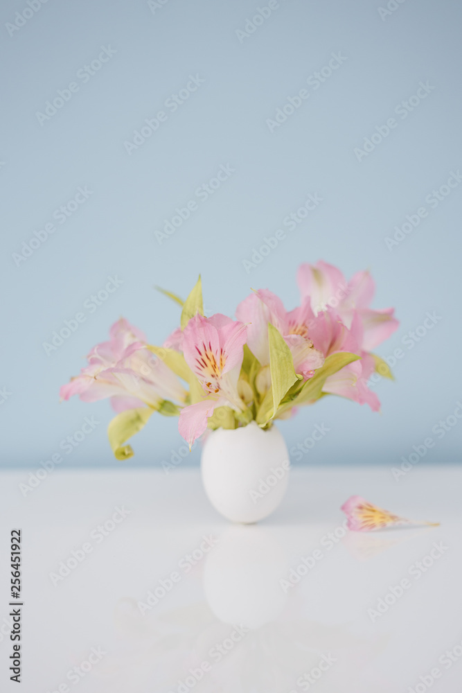 Easter, decor, Easter decor, egg, background, flowers, Easter concept, copy space, top view, minimal Premium Photo