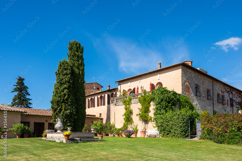 Auf dem Weingut Villa di Canonica a Cerreto im Chiantigebiet der Toskana