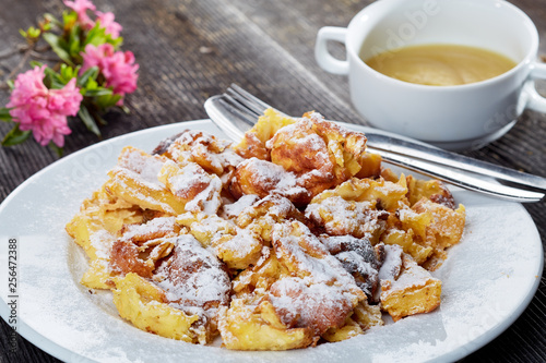 kaiserschmarrn mit Apfelmus