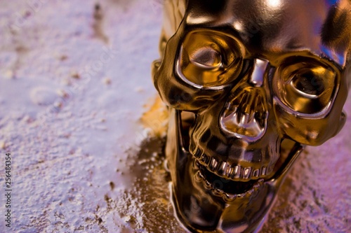 gold skull laughing Halloween decoration
