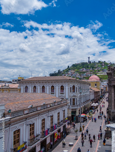 Obraz na płótnie Quito, Ecuador. March 16 2019 - beautiful street view leading to Virgen del Panecillo on the mountain w salonie