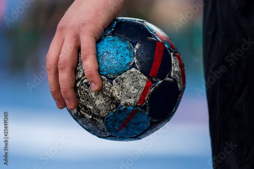 Valokuvatapetti Player holding the ball for handball