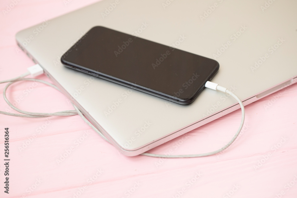 Mobile phone connected to laptop Mobile phone connected to laptop