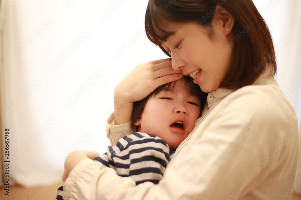 泣く男の子
