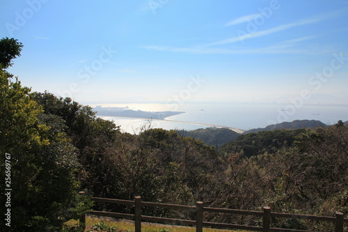 志賀島の潮見公園から見た海ノ中道 photo