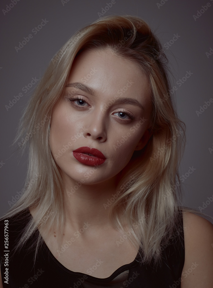 photoset of a girl with expressive lips photoset of a girl with expressive lips