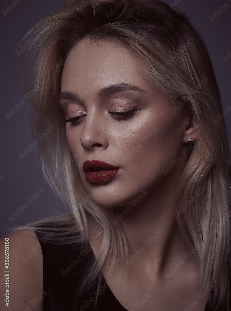 photoset of a girl with expressive lips photoset of a girl with expressive lips