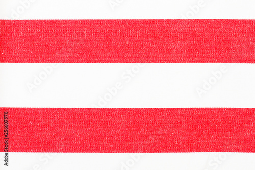 Textura de tela con rayas rojas y blancas horizontales