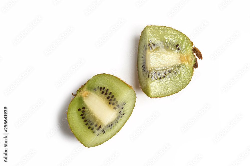 Obraz premium Kiwi na białym tle